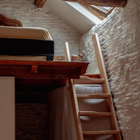 Quirky Tiny In Moors بيت للعطل *