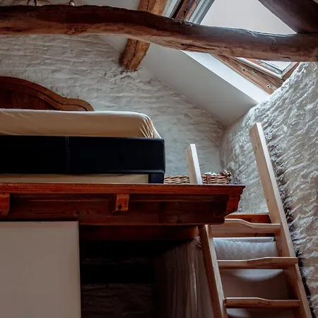 Quirky Tiny In Moors *