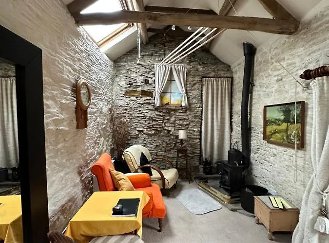 Quirky Tiny In Moors * 约克