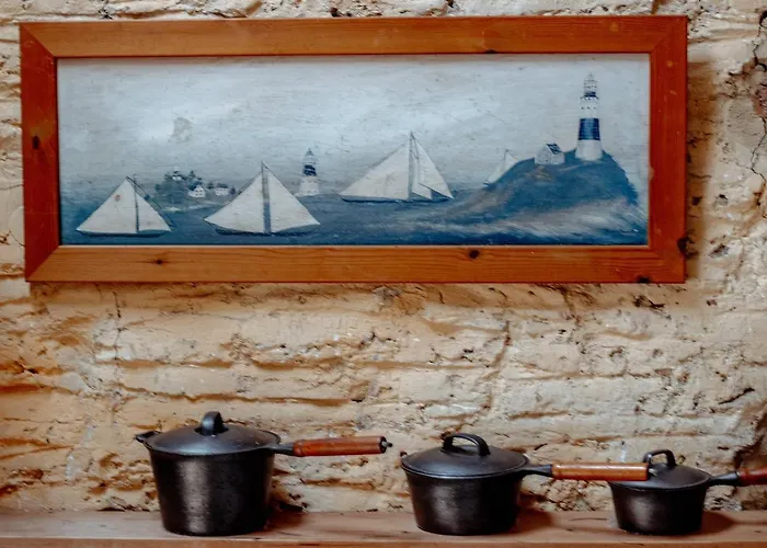 Quirky Tiny In Moors