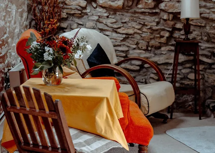 Quirky Tiny In Moors * 约克